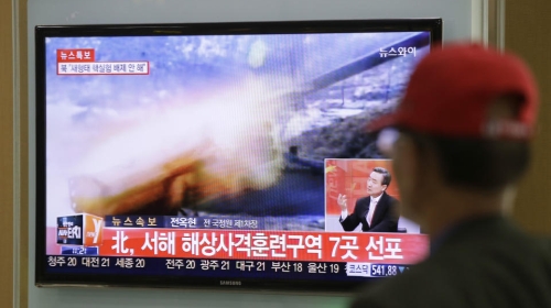 สาธารณรัฐประชาธิปไตยประชาชนเกาหลีและสาธารณรัฐเกาหลียิงปืนใหญ่ใส่กัน